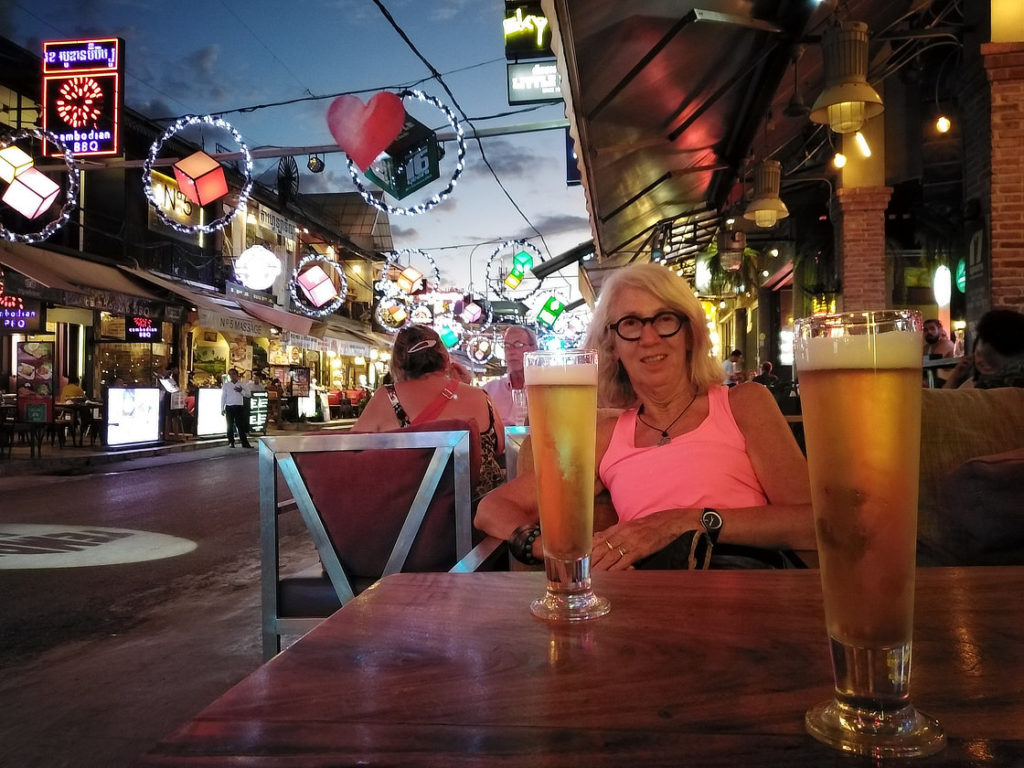 Chantal Diveu dans Pub Street à Siem Reap