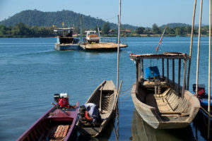Ferry du Mékong