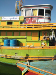 Dans le port de Krabi